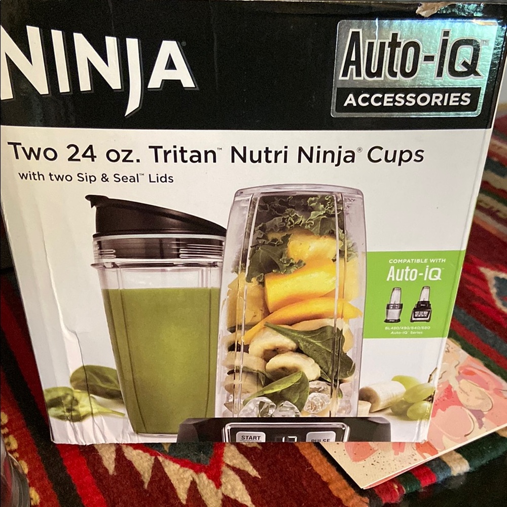 Ninja 24 ounce  Ninja cups  sip and seal lids new in the box. Plus, blender lid.
